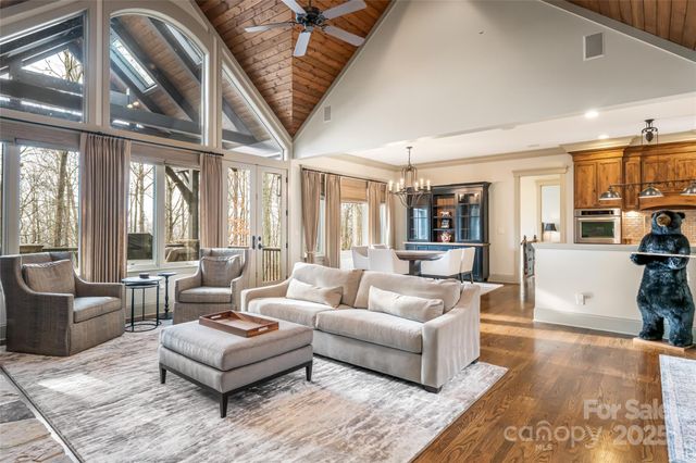 2 Cherokee Orchard Court, Fairview, NC 28730