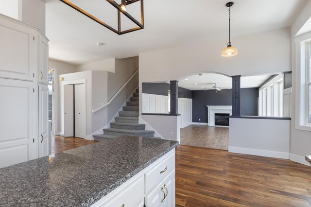 2045 Safari Heights Trail, Eagan, MN 55122