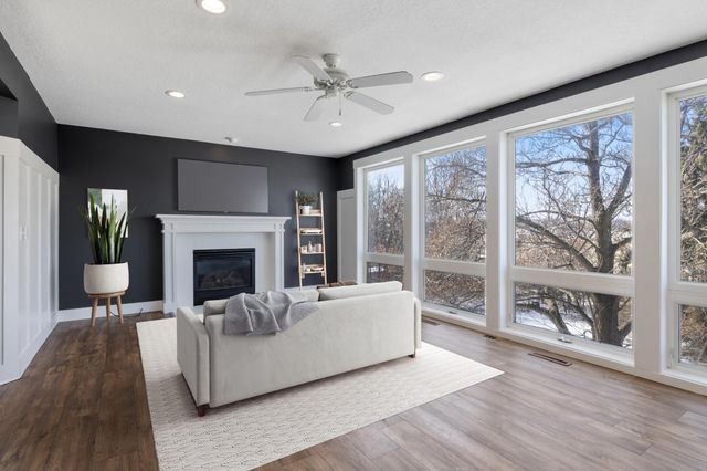 2045 Safari Heights Trail, Eagan, MN 55122