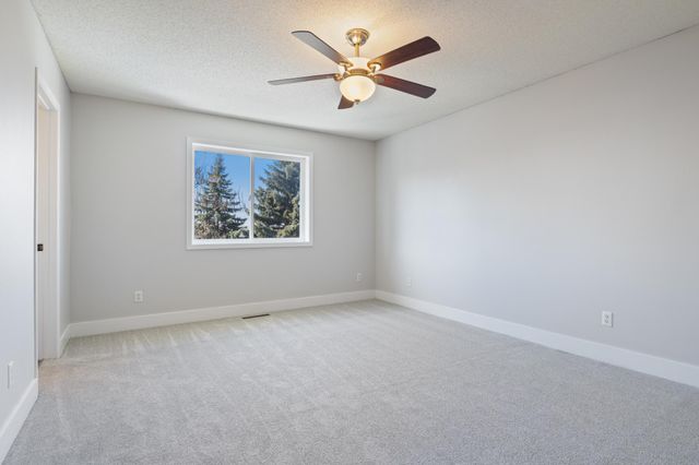 2045 Safari Heights Trail, Eagan, MN 55122