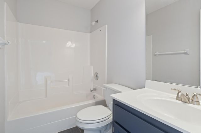 2045 Safari Heights Trail, Eagan, MN 55122