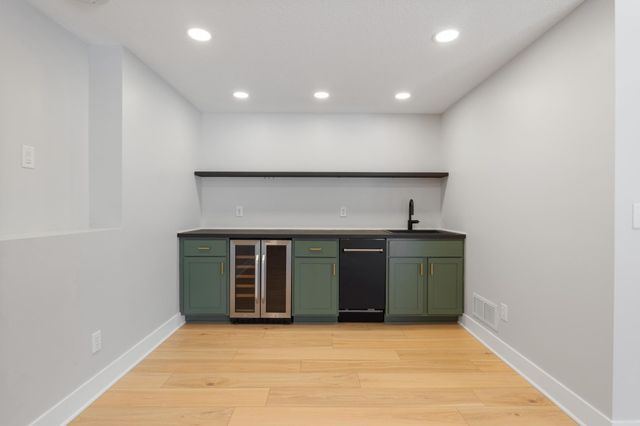 2045 Safari Heights Trail, Eagan, MN 55122