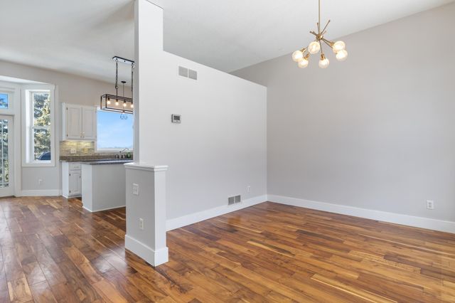 2045 Safari Heights Trail, Eagan, MN 55122