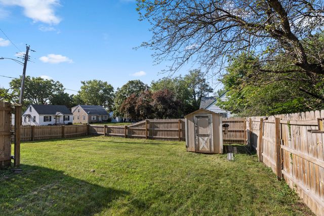 2904 Broadway, Rockford, IL 61108