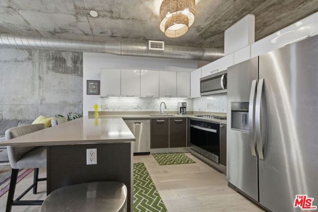 645 W 9th Street 406, Los Angeles, CA 90015