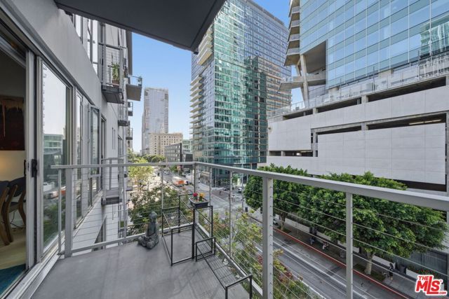 645 W 9th Street 406, Los Angeles, CA 90015