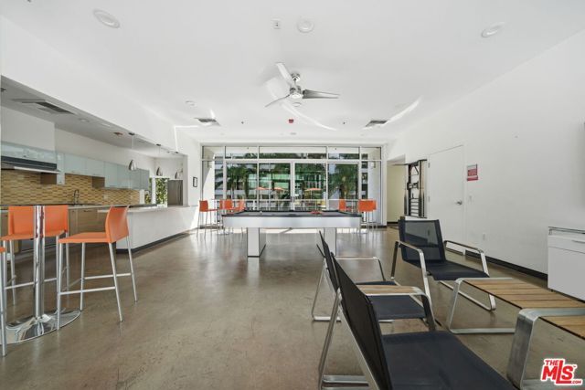 645 W 9th Street 406, Los Angeles, CA 90015