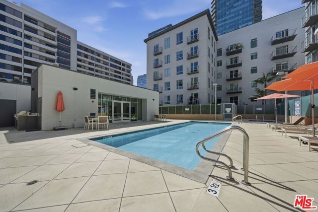 645 W 9th Street 406, Los Angeles, CA 90015
