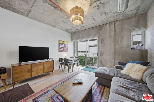 645 W 9th Street 406, Los Angeles, CA 90015