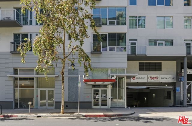 645 W 9th Street 406, Los Angeles, CA 90015