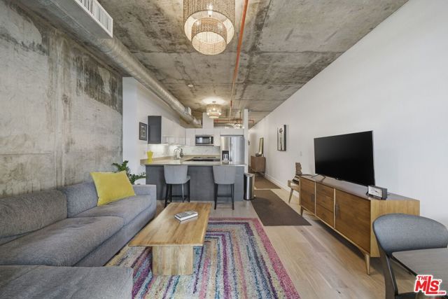 645 W 9th Street 406, Los Angeles, CA 90015