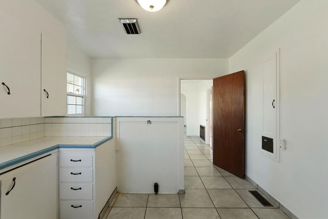 15661 Curry Ave, Lodi, CA 95240