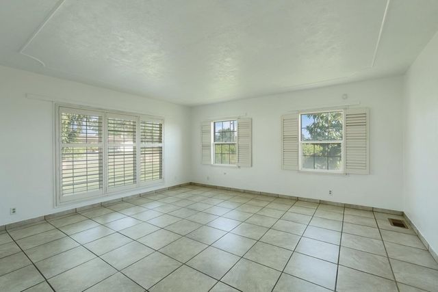 15661 Curry Ave, Lodi, CA 95240