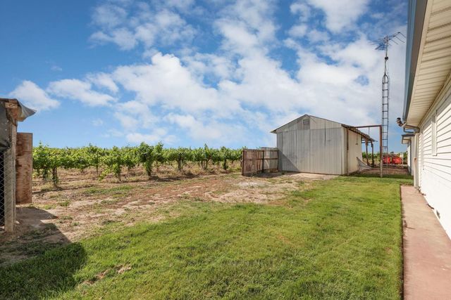 15661 Curry Ave, Lodi, CA 95240