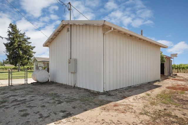 15661 Curry Ave, Lodi, CA 95240