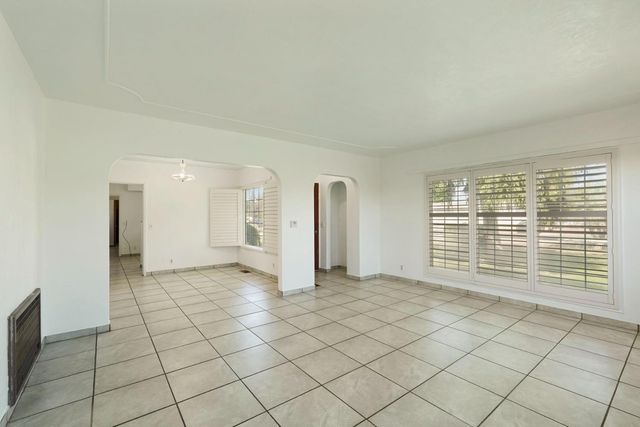15661 Curry Ave, Lodi, CA 95240