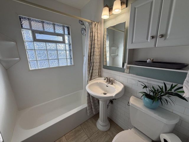 10525 W Rae AVENUE, Milwaukee, WI 53225