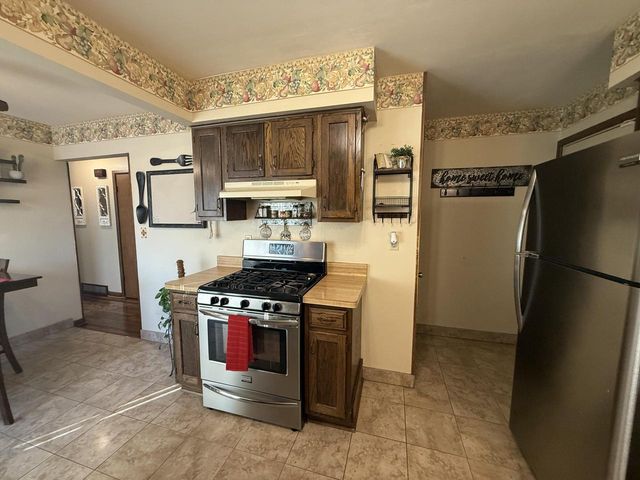 10525 W Rae AVENUE, Milwaukee, WI 53225