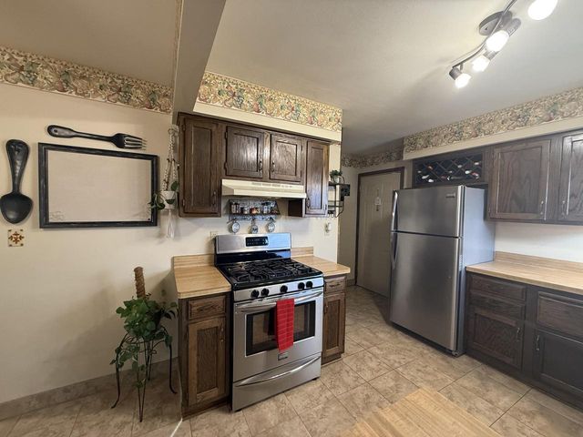 10525 W Rae AVENUE, Milwaukee, WI 53225