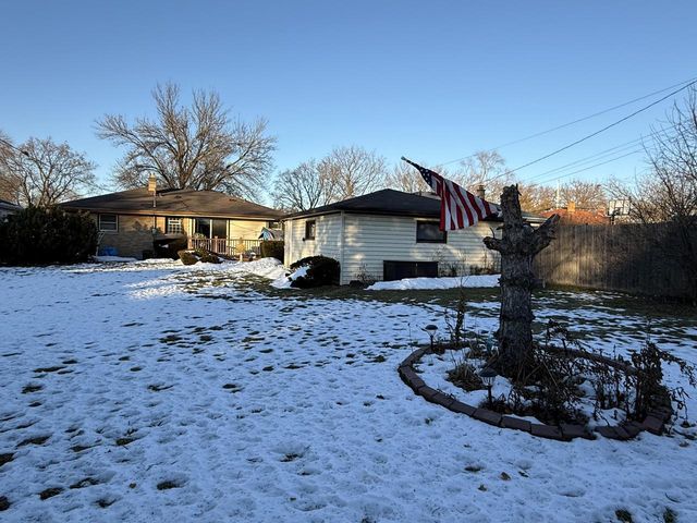 10525 W Rae AVENUE, Milwaukee, WI 53225