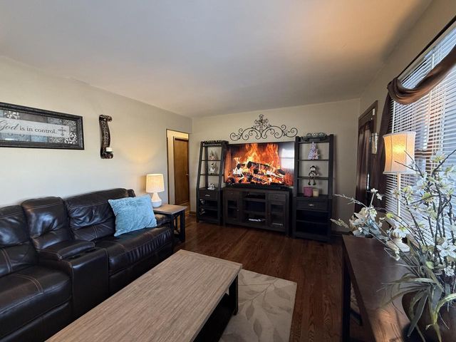 10525 W Rae AVENUE, Milwaukee, WI 53225