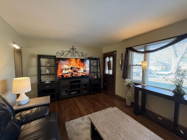 10525 W Rae AVENUE, Milwaukee, WI 53225