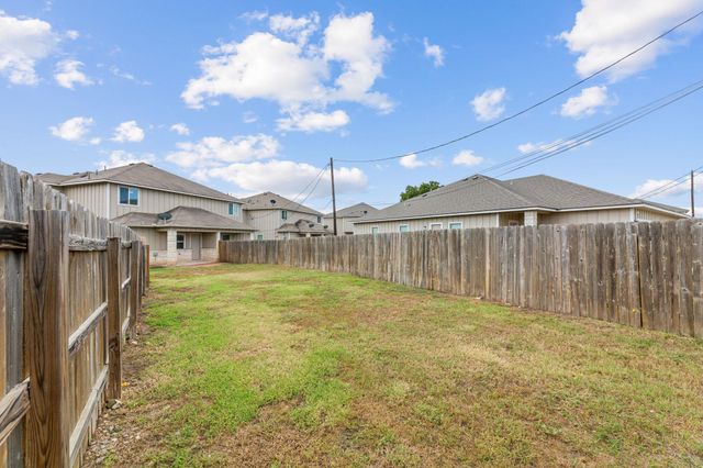 408 Carl Shipp DR A, Liberty Hill, TX 78642