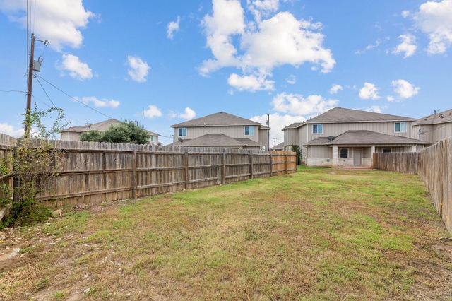 408 Carl Shipp DR A, Liberty Hill, TX 78642