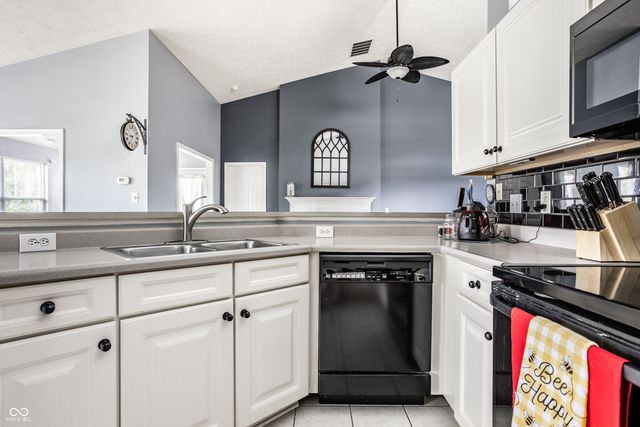 17813 Crown Pointe Court, Noblesville, IN 46062