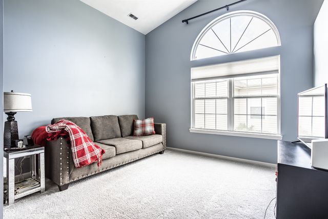 17813 Crown Pointe Court, Noblesville, IN 46062
