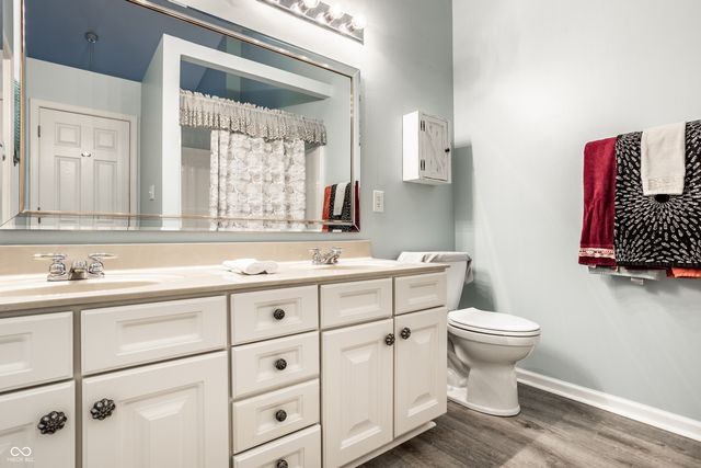 17813 Crown Pointe Court, Noblesville, IN 46062