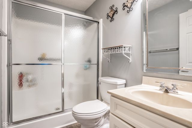 17813 Crown Pointe Court, Noblesville, IN 46062