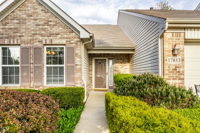 17813 Crown Pointe Court, Noblesville, IN 46062