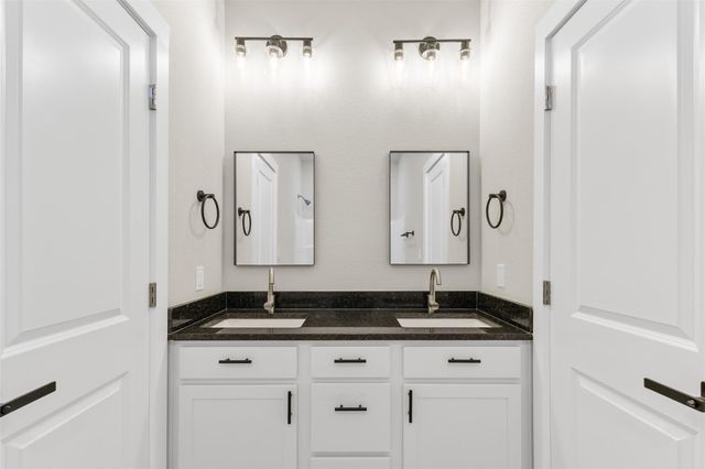 1105 East Main Street, Brenham, TX 77833