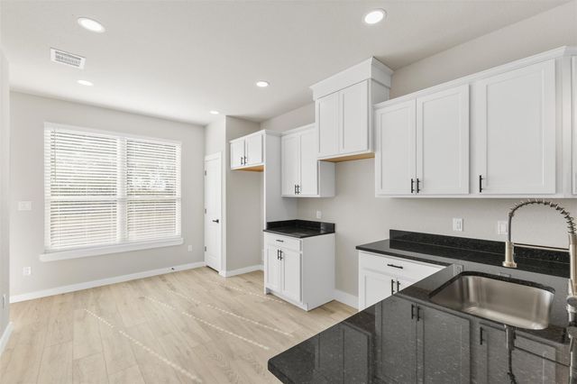 1105 East Main Street, Brenham, TX 77833