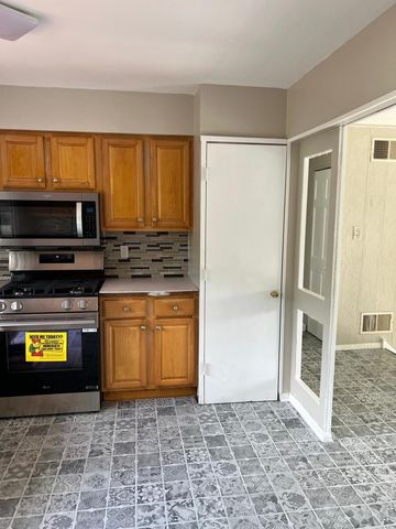 212 Northridge Avenue, Bolingbrook, IL 60440