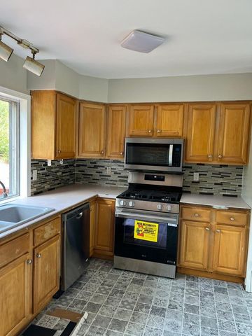 212 Northridge Avenue, Bolingbrook, IL 60440