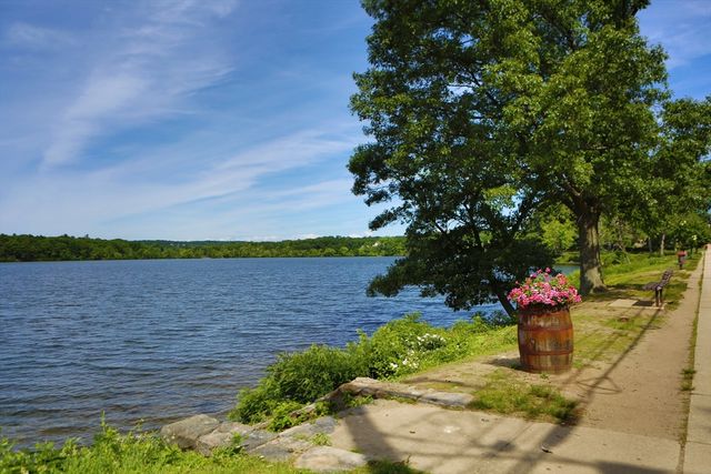 23 Buttaro Rd, Woburn, MA 01801