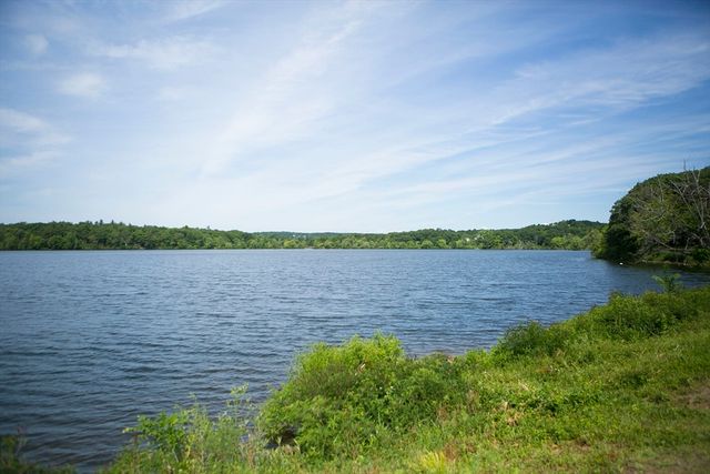 23 Buttaro Rd, Woburn, MA 01801