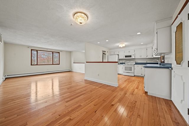 23 Buttaro Rd, Woburn, MA 01801