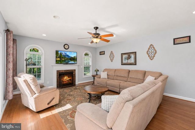 1 ROLLING BROOKE CT, Stafford, VA 22554