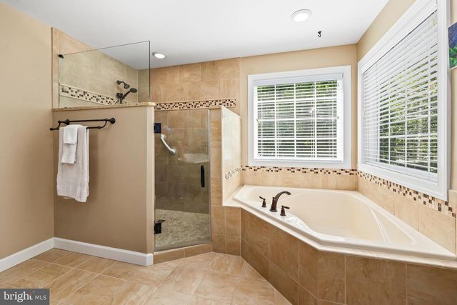1 ROLLING BROOKE CT, Stafford, VA 22554