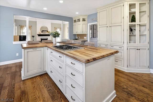111 Red Oak Way, Montgomery Twp., NJ 08502