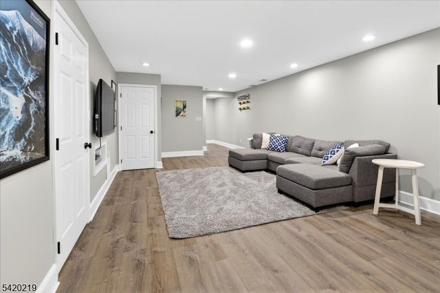 111 Red Oak Way, Montgomery Twp., NJ 08502