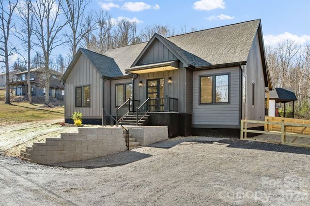 5 Trevs Way, Fletcher, NC 28732