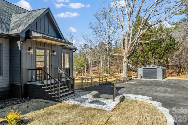 5 Trevs Way, Fletcher, NC 28732