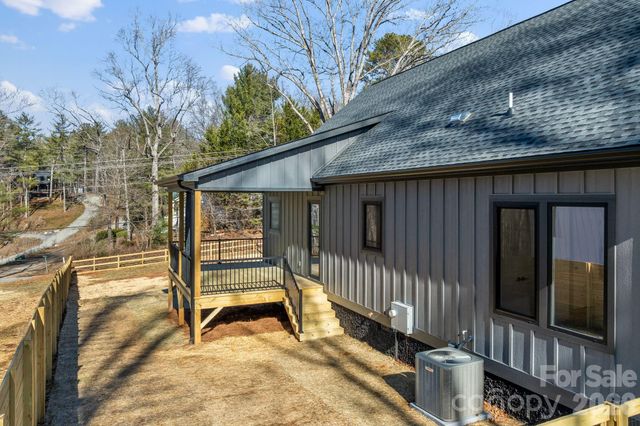 5 Trevs Way, Fletcher, NC 28732