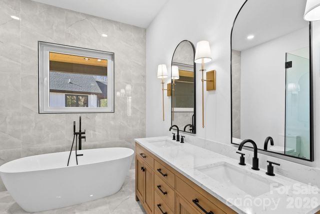 5 Trevs Way, Fletcher, NC 28732