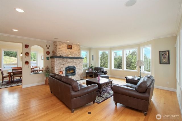 982 Weston Parkway, Sequim, WA 98382