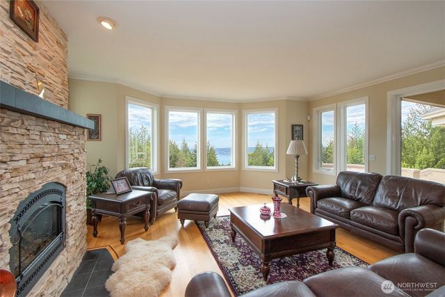 982 Weston Parkway, Sequim, WA 98382